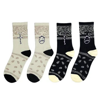 Гримаса кашу цветни чорапи двойка спортни чорапи писмо обърната кука мода средата тръба дамски чорапи